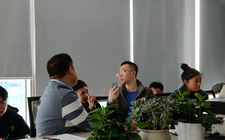 03-討論儲能電站用火災探測裝置.jpg